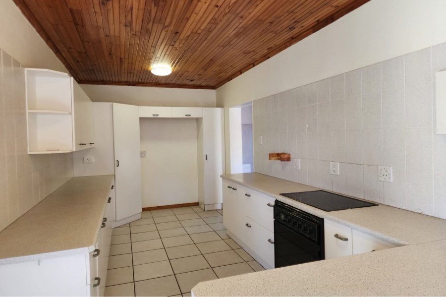 3 Bedroom Property for Sale in Wavecrest Eastern Cape